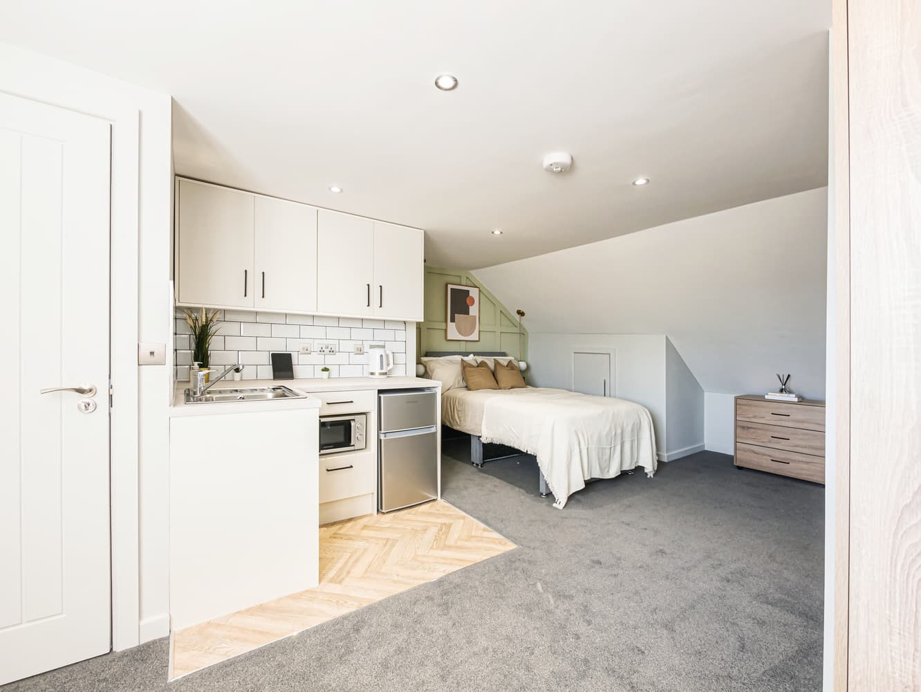 Room 1, 125 Mayors Walk West Town, Peterborough, Cambridgeshire